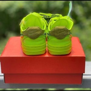 Nike Air Force 1 Low VOLT Off-White™ • size 5C